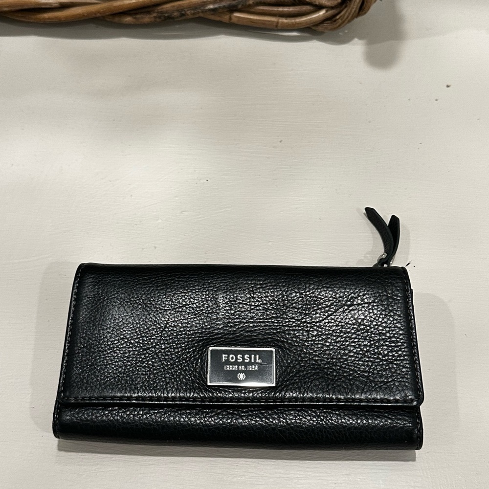 Fossil wallet
